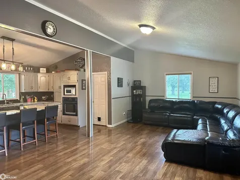 912 Country Lane Drive Keosauqua IA 52565