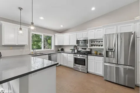 7 Woodbine Road Mason City IA 50401