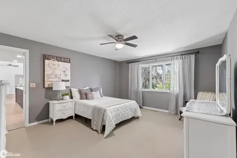 7 Woodbine Road Mason City IA 50401