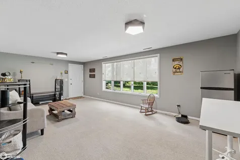 7 Woodbine Road Mason City IA 50401