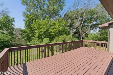 7 Woodbine Road Mason City IA 50401