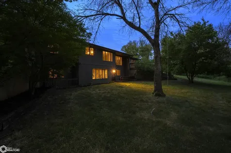 7 Woodbine Road Mason City IA 50401