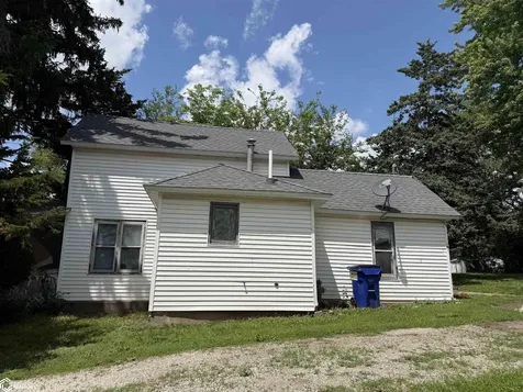 534 S Ave B Washington IA 52353