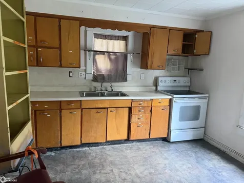 534 S Ave B Washington IA 52353