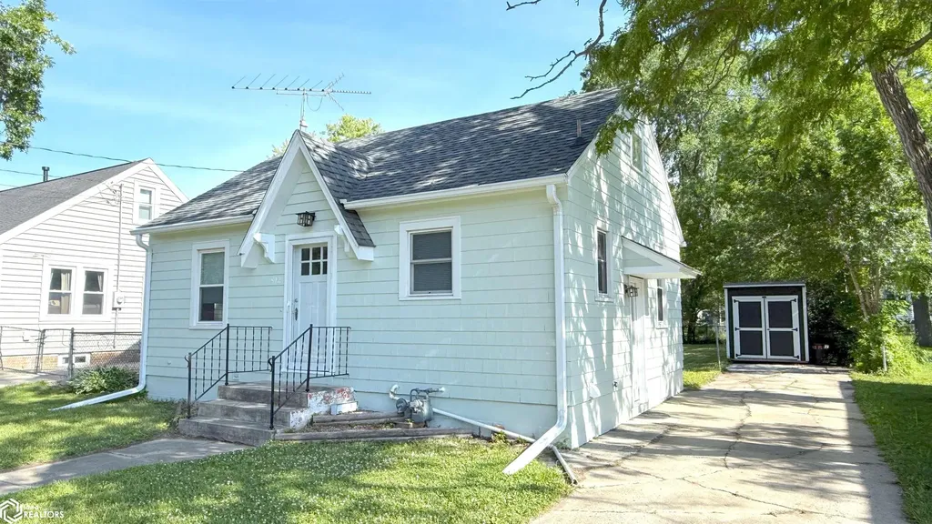 912 15th Street NE Mason City IA 50401