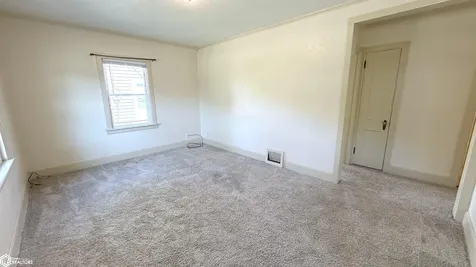 912 15th Street NE Mason City IA 50401