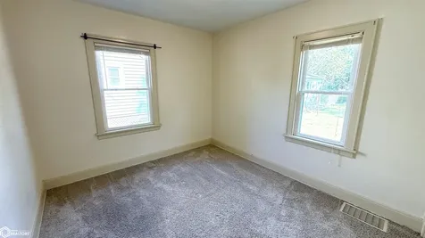 912 15th Street NE Mason City IA 50401
