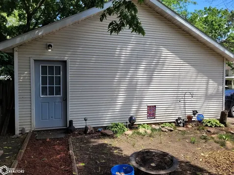 815 A Avenue E Oskaloosa IA 52577