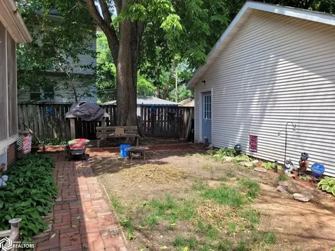 815 A Avenue E Oskaloosa IA 52577