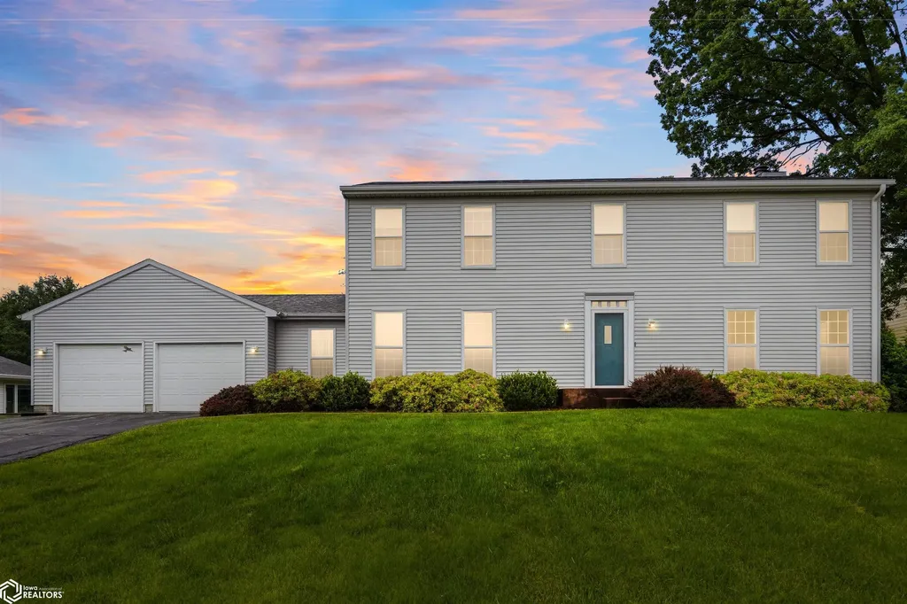 1406 S 12th Street Marshalltown IA 50158