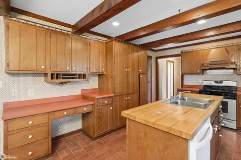 1406 S 12th Street Marshalltown IA 50158