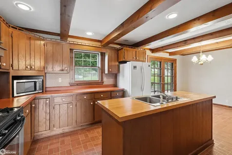1406 S 12th Street Marshalltown IA 50158