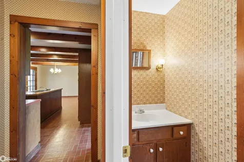 1406 S 12th Street Marshalltown IA 50158