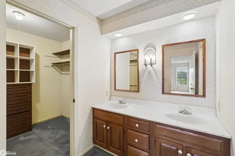 1406 S 12th Street Marshalltown IA 50158