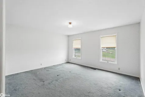 1406 S 12th Street Marshalltown IA 50158