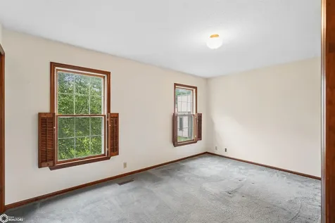 1406 S 12th Street Marshalltown IA 50158