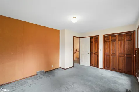 1406 S 12th Street Marshalltown IA 50158