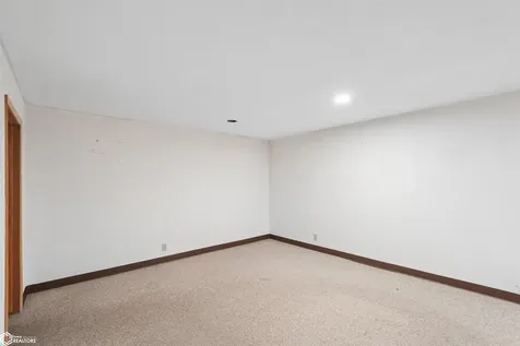 1406 S 12th Street Marshalltown IA 50158