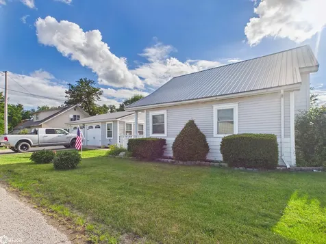339 N Pine Street Fremont IA 52561