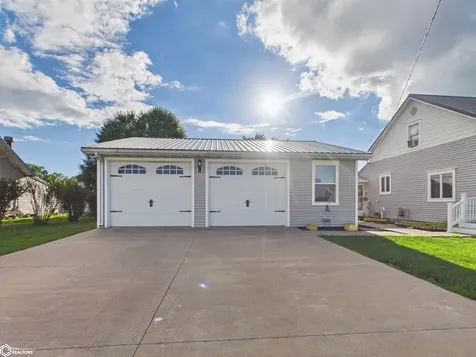 339 N Pine Street Fremont IA 52561