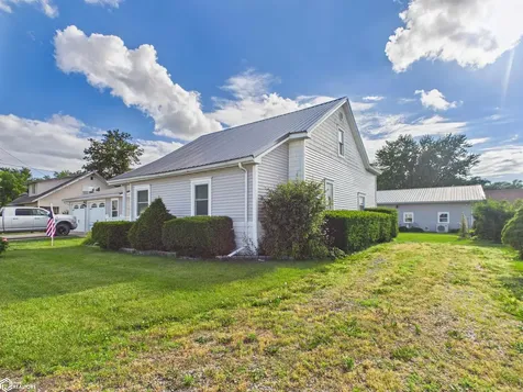 339 N Pine Street Fremont IA 52561