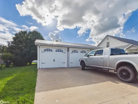 339 N Pine Street Fremont IA 52561
