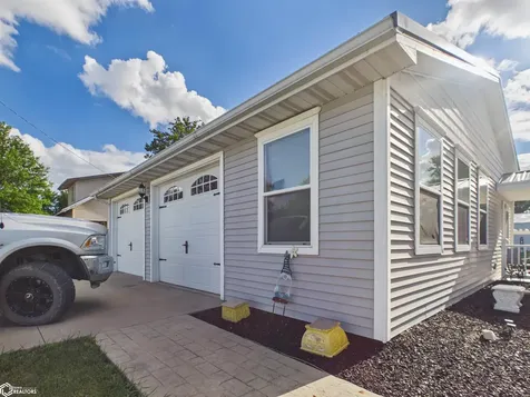339 N Pine Street Fremont IA 52561