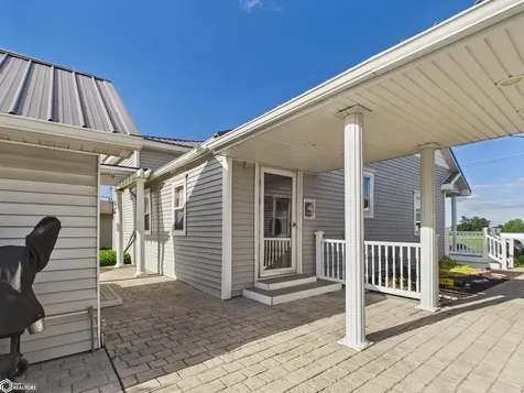 339 N Pine Street Fremont IA 52561