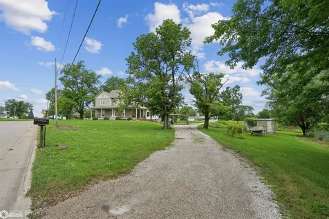 512 N D Street Albia IA 52531