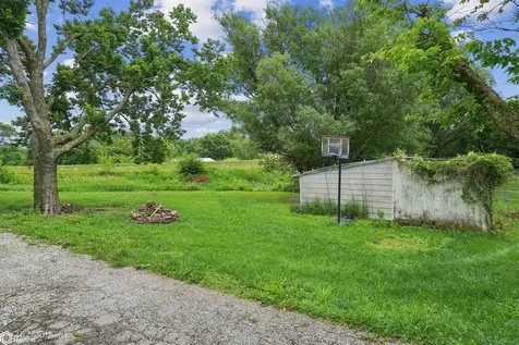 512 N D Street Albia IA 52531