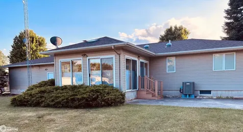 101 Southview Circle Sheffield IA 50475