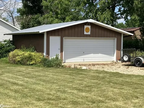 101 Southview Circle Sheffield IA 50475
