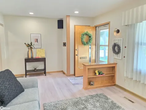 104 N Taylor Avenue Mason City IA 50401