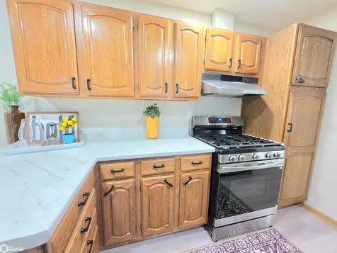 104 N Taylor Avenue Mason City IA 50401
