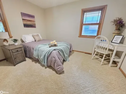 104 N Taylor Avenue Mason City IA 50401