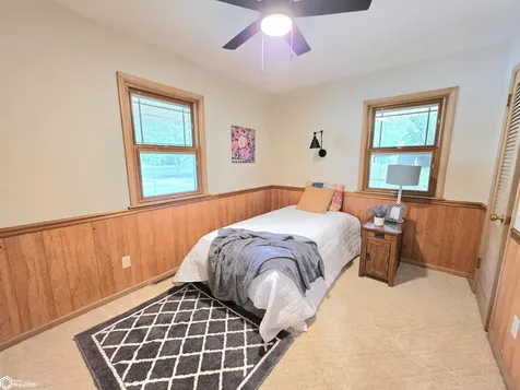 104 N Taylor Avenue Mason City IA 50401