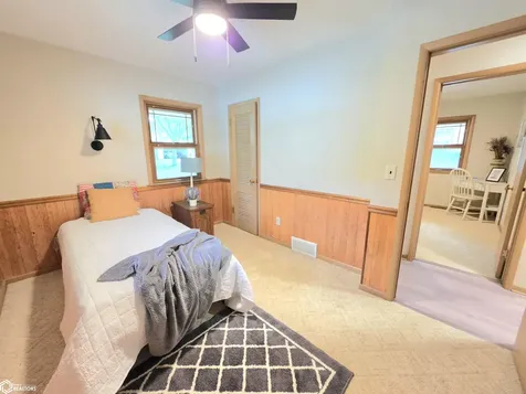 104 N Taylor Avenue Mason City IA 50401