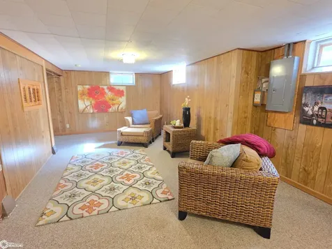 104 N Taylor Avenue Mason City IA 50401