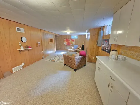 104 N Taylor Avenue Mason City IA 50401