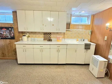 104 N Taylor Avenue Mason City IA 50401