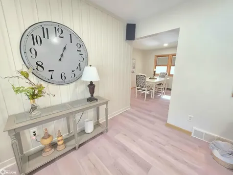 104 N Taylor Avenue Mason City IA 50401