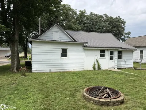615 Woodlawn Street Traer IA 50675