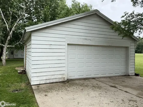 615 Woodlawn Street Traer IA 50675
