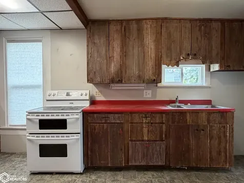 615 Woodlawn Street Traer IA 50675