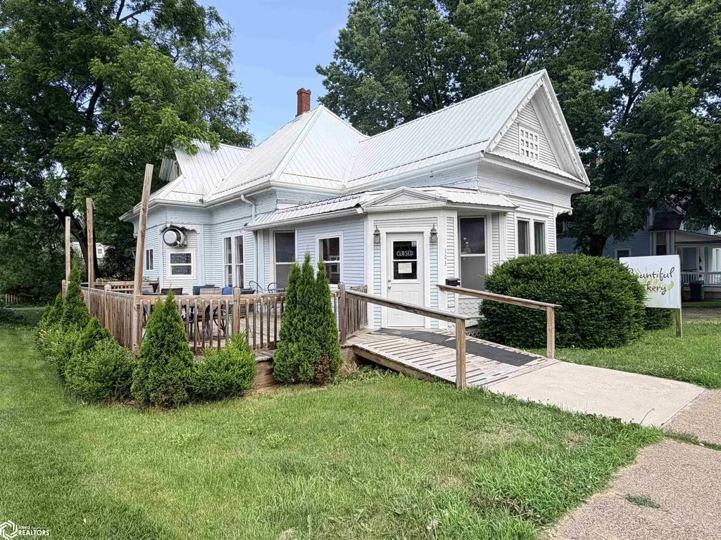 303 S Main Street Fairfield IA 52556