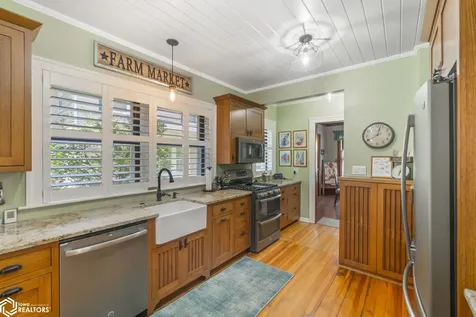 221 7th Street NW Mason City IA 50401