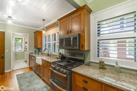 221 7th Street NW Mason City IA 50401