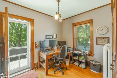 221 7th Street NW Mason City IA 50401