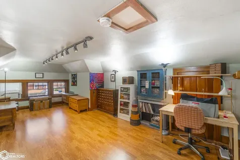 221 7th Street NW Mason City IA 50401