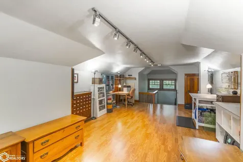 221 7th Street NW Mason City IA 50401